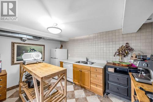 14 Agar Crescent, Toronto, ON - Indoor Photo Showing Kitchen With Double Sink