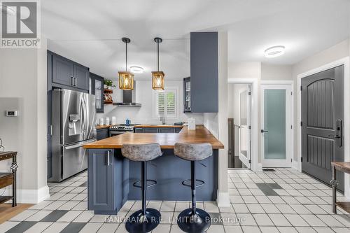 14 Agar Crescent, Toronto, ON - Indoor Photo Showing Kitchen With Upgraded Kitchen