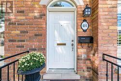 454 ST JOHNS ROAD  Toronto, ON M6S 2L2