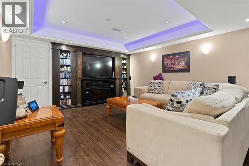 40 Bridgette Drive, Hamilton, ON - Indoor Photo Showing Living Room