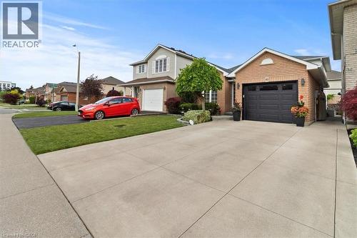 40 Bridgette Drive, Hamilton, ON - Outdoor With Facade