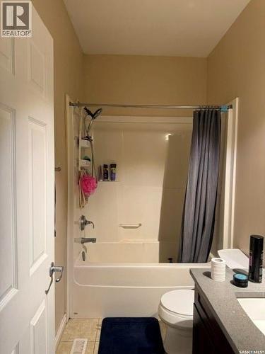 229 S Avenue N, Saskatoon, SK - Indoor Photo Showing Bathroom