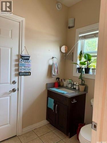 229 S Avenue N, Saskatoon, SK - Indoor Photo Showing Bathroom