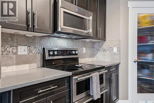 419 Kensington Boulevard, Saskatoon, SK - Indoor Photo Showing Kitchen