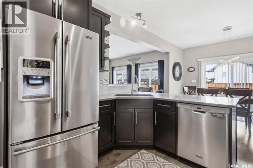 419 Kensington Boulevard, Saskatoon, SK - Indoor Photo Showing Kitchen With Stainless Steel Kitchen