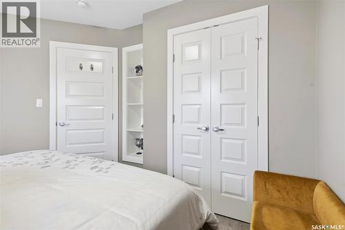 419 Kensington Boulevard, Saskatoon, SK - Indoor Photo Showing Bedroom
