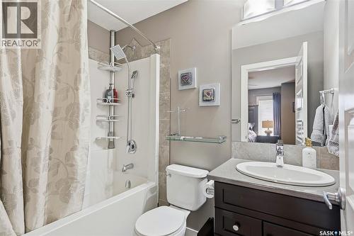 419 Kensington Boulevard, Saskatoon, SK - Indoor Photo Showing Bathroom