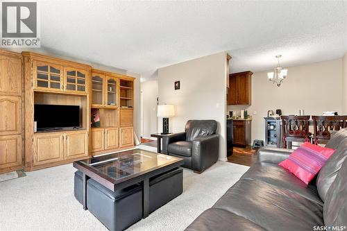303 258 Pinehouse Place, Saskatoon, SK - Indoor Photo Showing Living Room
