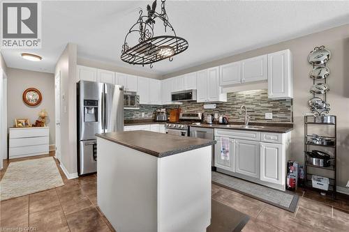 11 Rochelle Crescent, Ridgeway, ON - Indoor Photo Showing Kitchen With Stainless Steel Kitchen