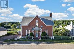293 QUEEN STREET  Bonnechere Valley, ON K0J 1T0
