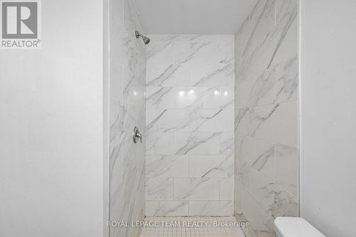 253 Deschamps Avenue, Ottawa, ON - Indoor Photo Showing Bathroom