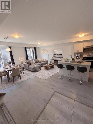 5 - 14 Wagon Lane E, Barrie, ON - Indoor
