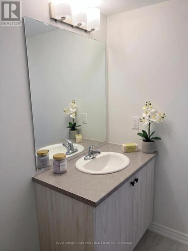 5 - 14 Wagon Lane E, Barrie, ON - Indoor Photo Showing Bathroom