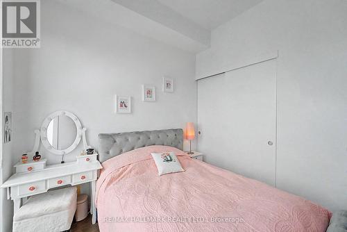 Second bedroom - Ph2 - 185 Roehampton Avenue, Toronto, ON - Indoor Photo Showing Bedroom