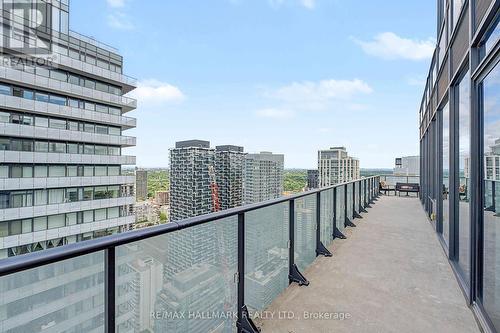 Ph2 - 185 Roehampton Avenue, Toronto, ON - Outdoor