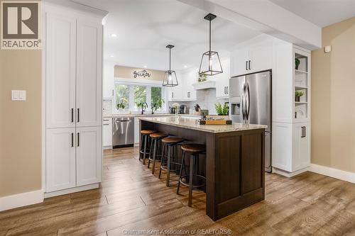 22780 Creek Road, Chatham, ON - Indoor Photo Showing Kitchen With Upgraded Kitchen