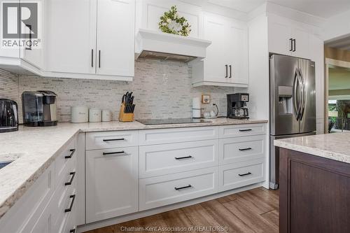 22780 Creek Road, Chatham, ON - Indoor Photo Showing Kitchen With Upgraded Kitchen