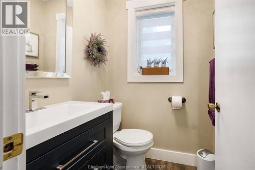 22780 Creek Road, Chatham, ON - Indoor Photo Showing Bathroom