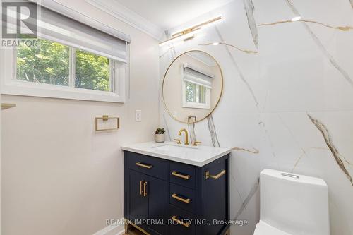 311 Youngstown Avenue, Mississauga, ON - Indoor Photo Showing Bathroom