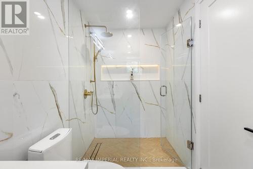 311 Youngstown Avenue, Mississauga, ON - Indoor Photo Showing Bathroom