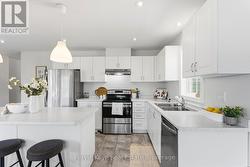 81 DOUGLAS DRIVE Bracebridge (Macaulay), ON P1L 0L3