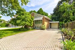 109 WINCOTT DRIVE Toronto, ON M9R 2P5