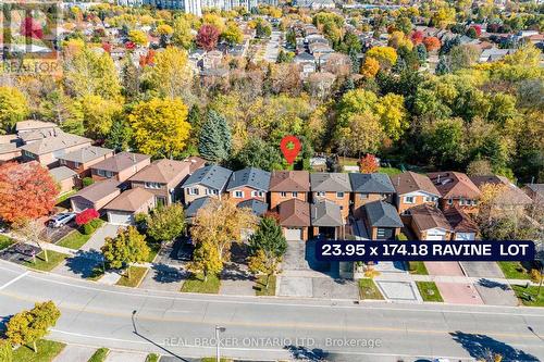 125 KERSEY CRESCENT  Richmond Hill, ON L4C 5X4