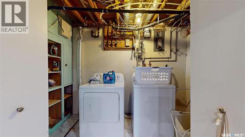 30 Probe Street, Regina, SK - Indoor Photo Showing Laundry Room