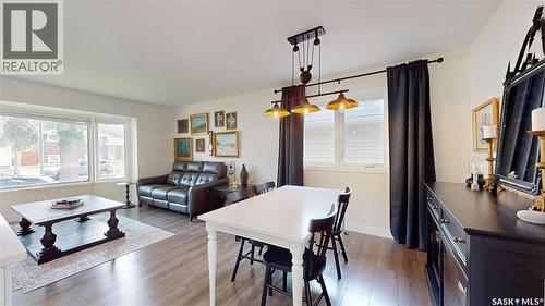 30 Probe Street, Regina, SK - Indoor Photo Showing Living Room