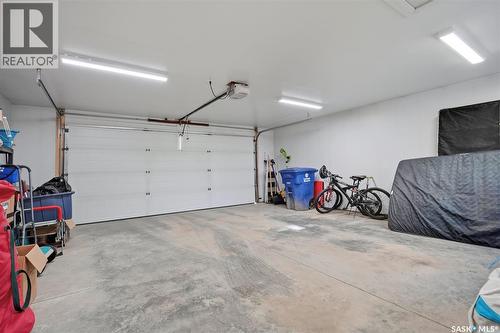 2136 B Lorne Avenue, Saskatoon, SK - Indoor Photo Showing Garage