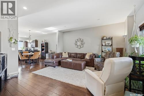 2136 B Lorne Avenue, Saskatoon, SK - Indoor Photo Showing Living Room