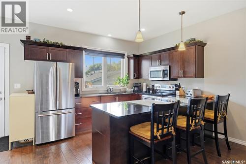2136 B Lorne Avenue, Saskatoon, SK - Indoor Photo Showing Kitchen