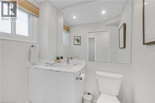 2265 Middlesmoor Crescent, Burlington, ON - Indoor Photo Showing Bathroom