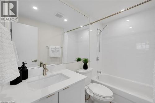 2265 Middlesmoor Crescent, Burlington, ON - Indoor Photo Showing Bathroom