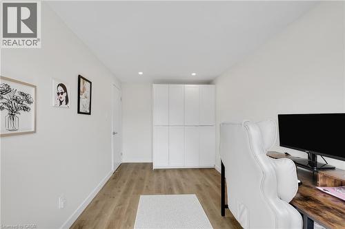 2265 Middlesmoor Crescent, Burlington, ON - Indoor