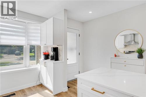 2265 Middlesmoor Crescent, Burlington, ON - Indoor Photo Showing Other Room