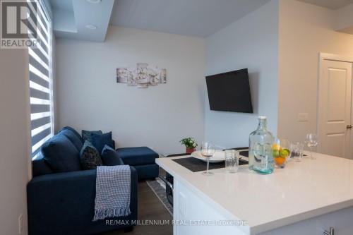 U221 - 9560 ISLINGTON AVENUE , Vaughan, Ontario L4K 2L5 3