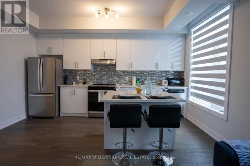 U221 - 9560 ISLINGTON AVENUE , Vaughan, Ontario L4K 2L5 4