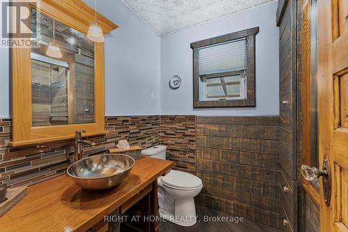 3500 Baldwick Lane, Springwater, ON - Indoor Photo Showing Bathroom