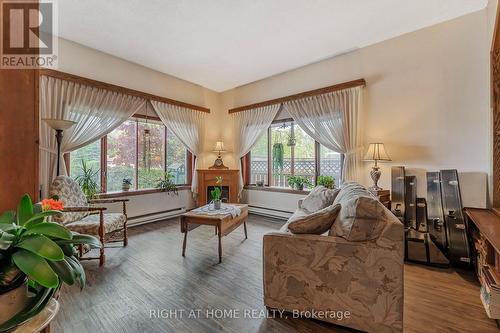 3500 Baldwick Lane, Springwater, ON - Indoor Photo Showing Living Room