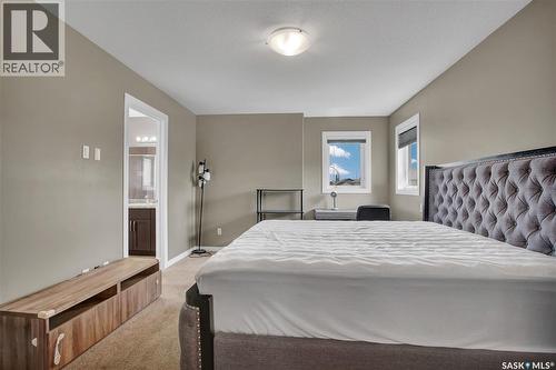 1103 Muzyka Road, Saskatoon, SK - Indoor Photo Showing Bedroom