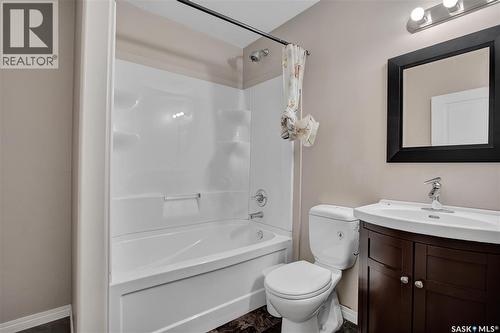 1103 Muzyka Road, Saskatoon, SK - Indoor Photo Showing Bathroom