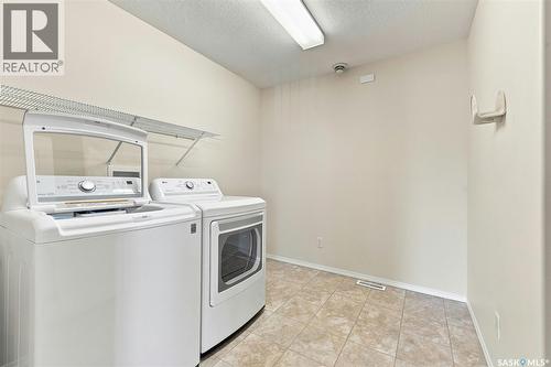 304 6 Lorne Place, Regina, SK - Indoor Photo Showing Laundry Room