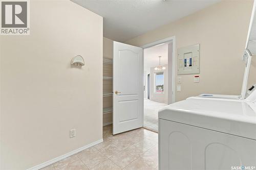 304 6 Lorne Place, Regina, SK - Indoor Photo Showing Laundry Room