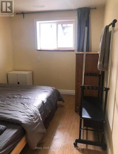3397 Stoney Crescent, Mississauga, ON - Indoor Photo Showing Bedroom