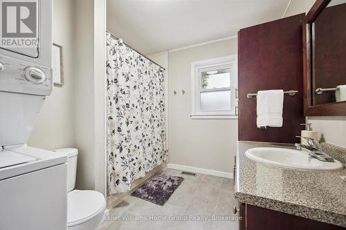 297 Herrick Street N, Centre Wellington (Fergus), ON - Indoor Photo Showing Bathroom