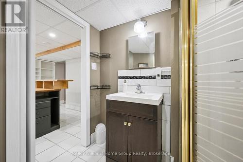 297 Herrick Street N, Centre Wellington (Fergus), ON - Indoor Photo Showing Bathroom