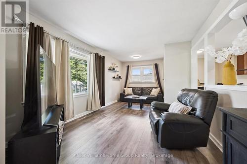 297 Herrick Street N, Centre Wellington (Fergus), ON - Indoor Photo Showing Living Room