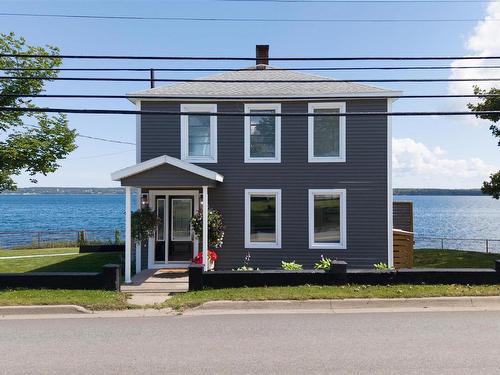 87 Queen Street  North Sydney, NS B2A 1A7