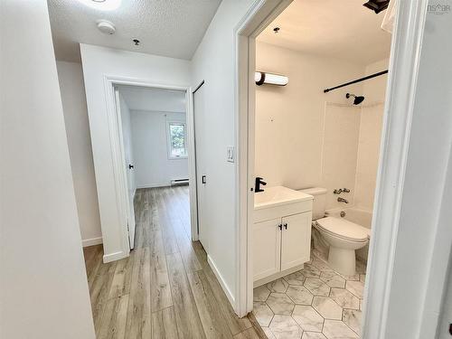 302 3700 John Parr Drive, Halifax, NS - Indoor Photo Showing Bathroom